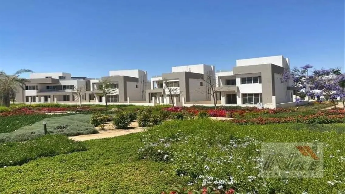 Luxurious Villa for Sale in Hyde Park - New Cairo