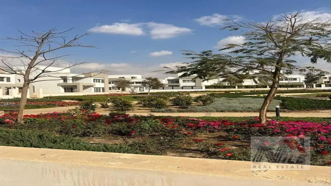 Luxurious Villa for Sale in Hyde Park - New Cairo