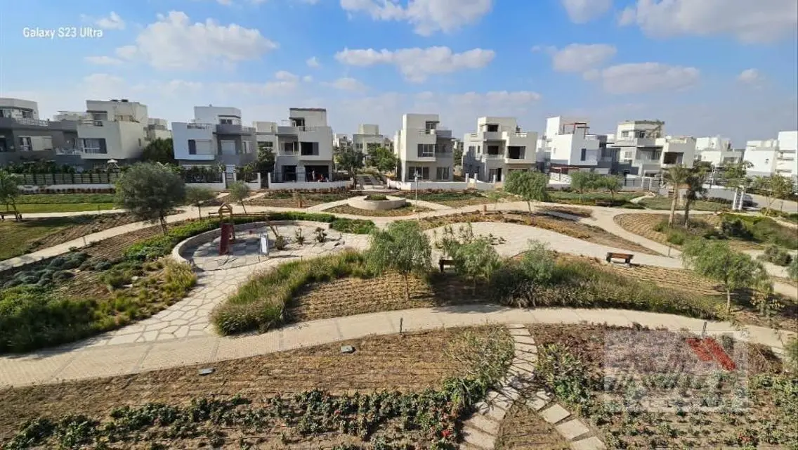 Luxurious Villa for Sale in Hyde Park - New Cairo