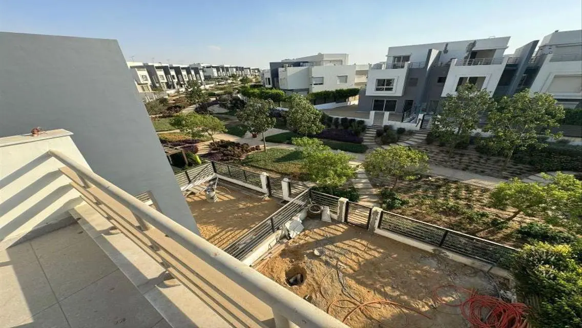 Luxury Property with Study Room for Sale