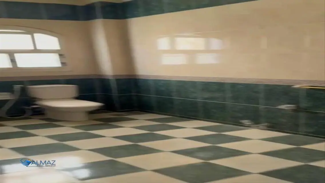 شقة فاخرة للبيع في موقع متميز