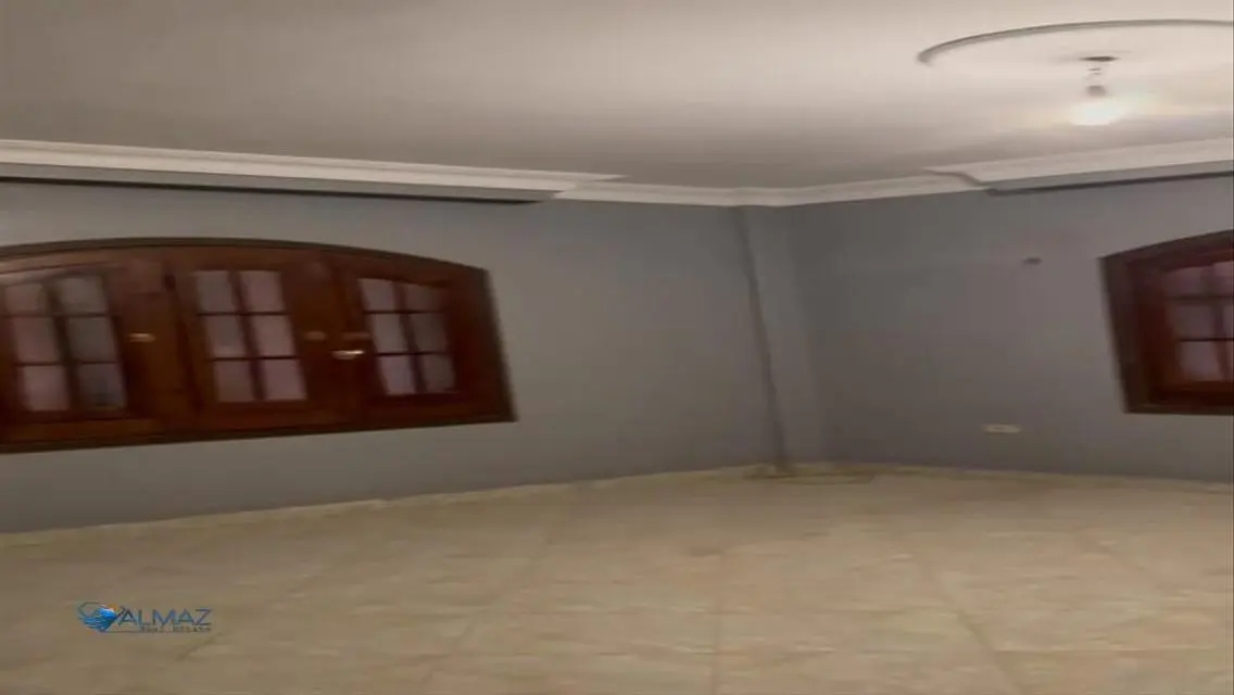 شقة فاخرة للبيع في موقع متميز