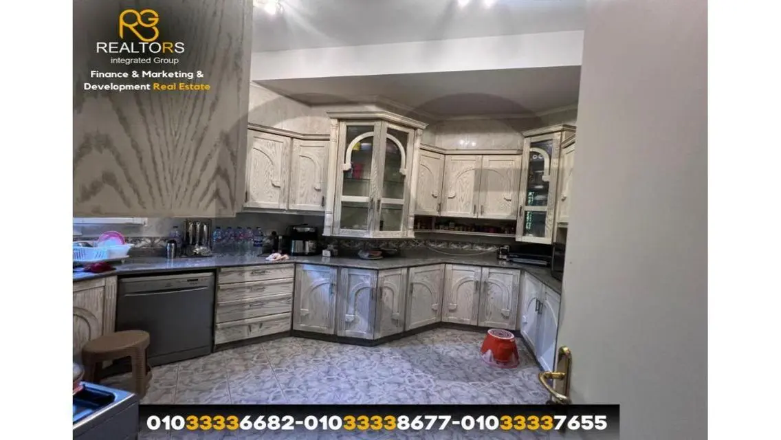 Luxurious 900 sqm Apartment with Premium Amenities