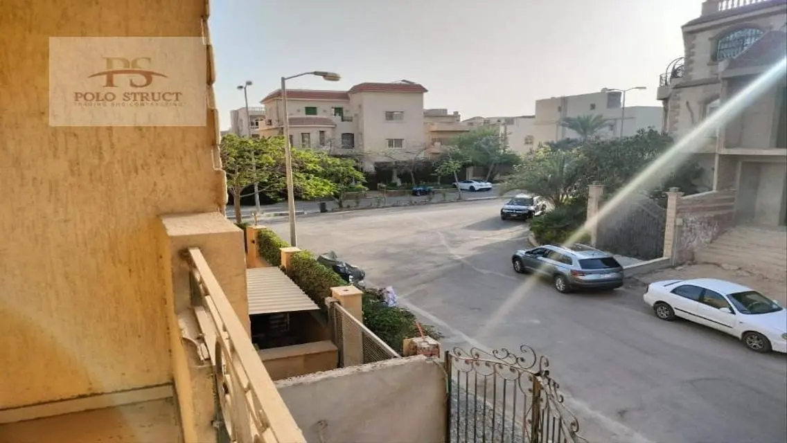 فيلا فاخرة مع حديقة ومسبح خاص