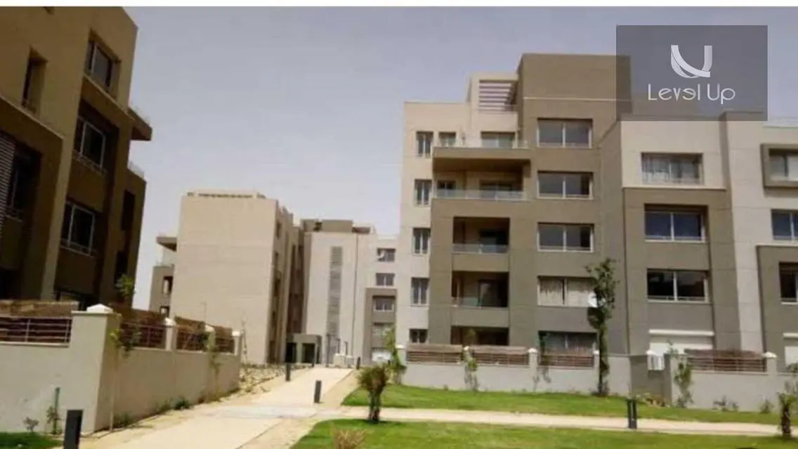 Luxury Apartment Overlooking Lake in Prime Location