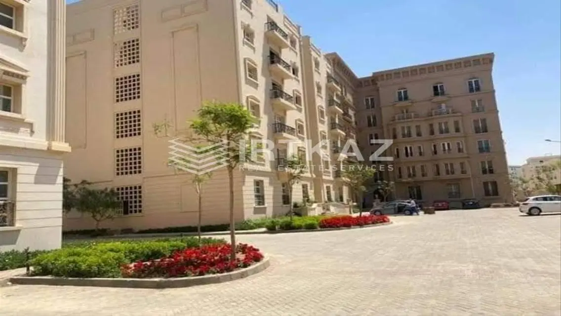 فيلّا فاخرة مطلة على البحيرات - فرصة استثمارية مميزة