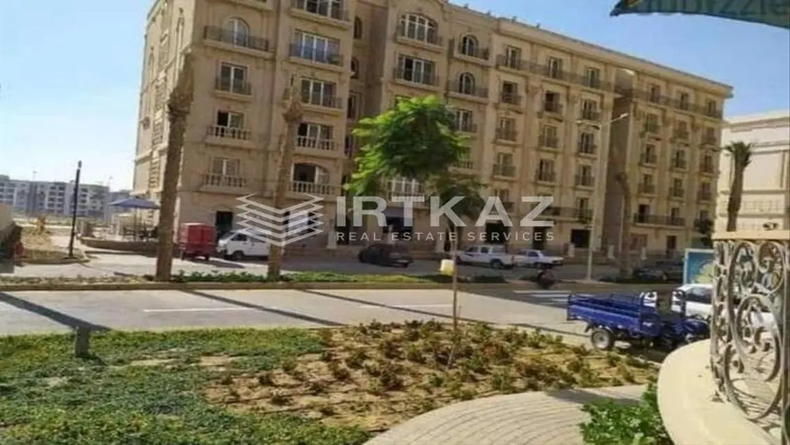 فيلّا فاخرة مطلة على البحيرات - فرصة استثمارية مميزة
