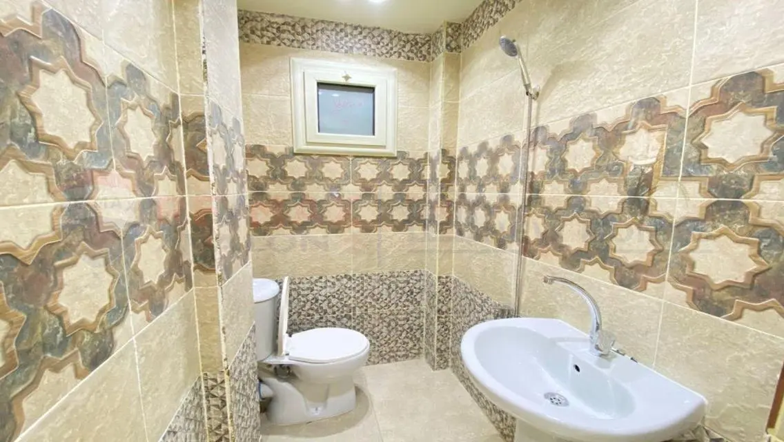 Luxury Apartment with Lake View in the Heart of the City
