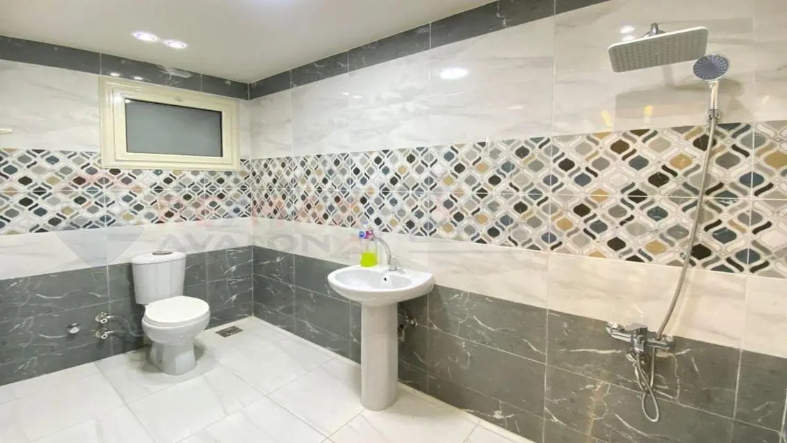 Luxury Apartment with Lake View in the Heart of the City