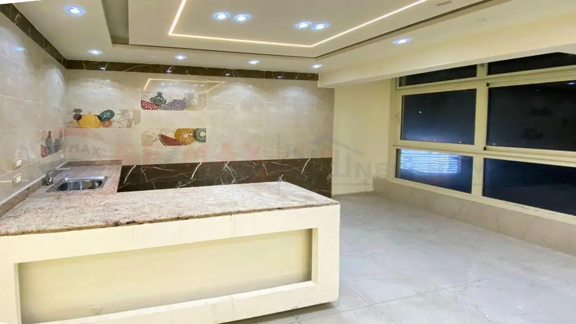 Luxury Apartment with Lake View in the Heart of the City