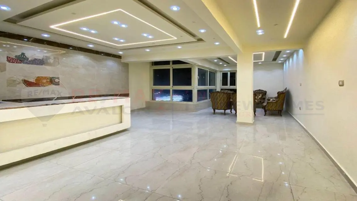 Luxury Apartment with Lake View in the Heart of the City
