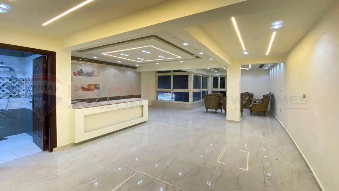 Luxury Apartment with Lake View in the Heart of the City