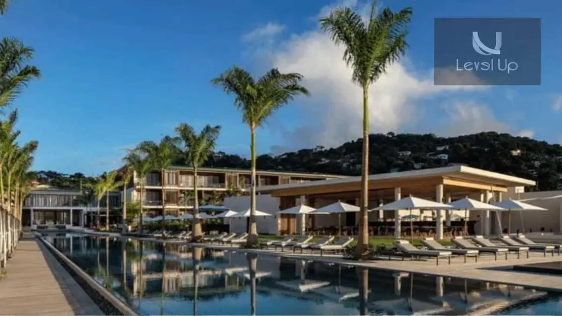 Luxury Apartment with Private Garden and Shared Pool