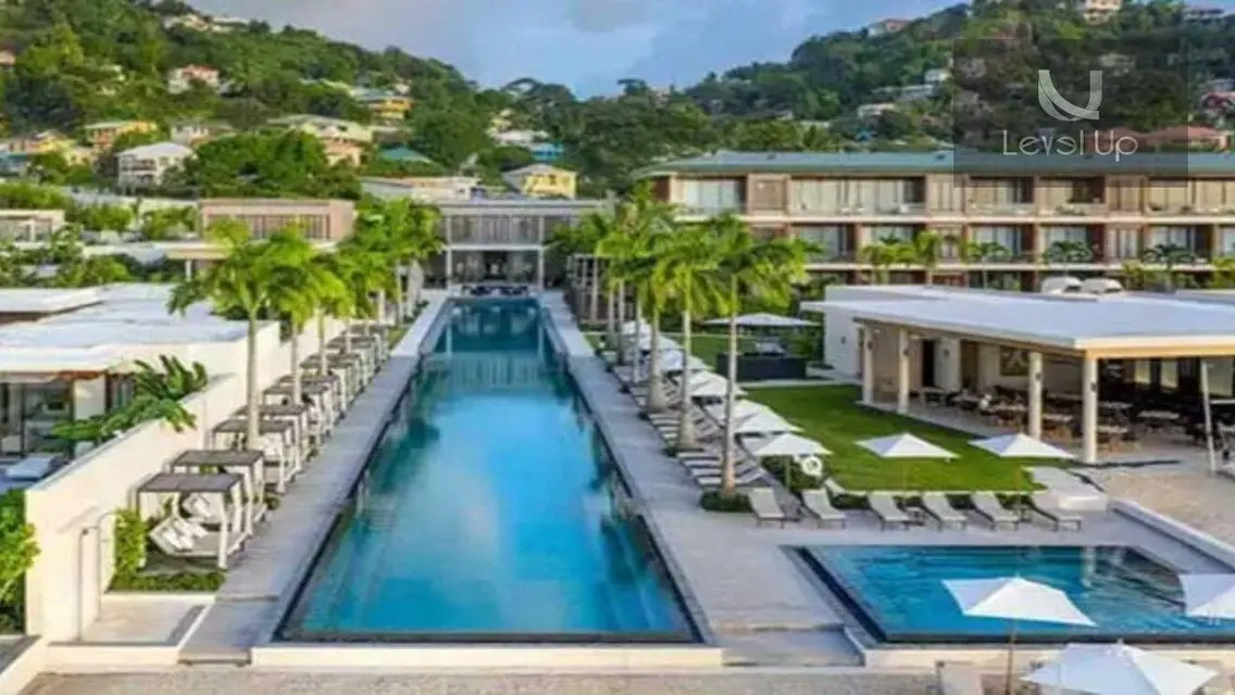 Luxury Apartment with Private Garden and Shared Pool