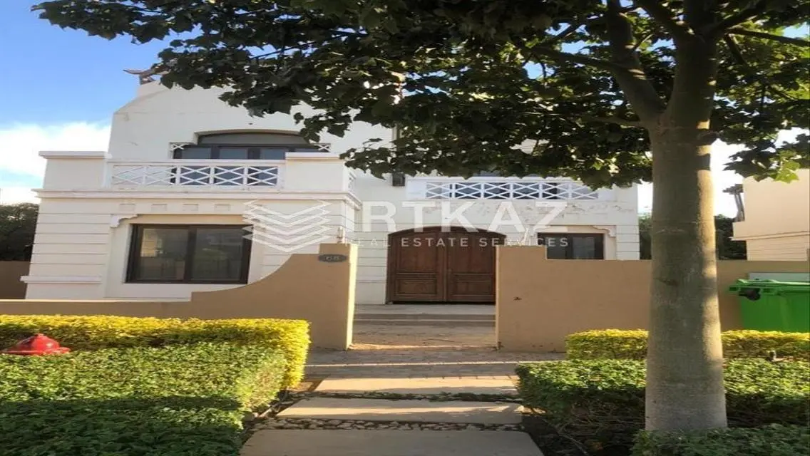 Luxury Villa for Sale - 4 Bedrooms with Private Garden