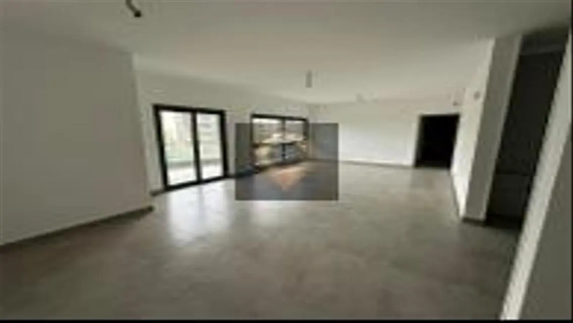 Luxurious 3-Bedroom Apartment in the Heart of the City
