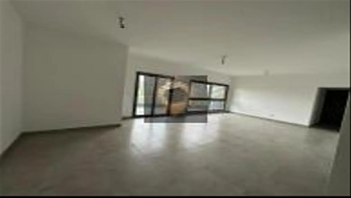 Luxurious 3-Bedroom Apartment in the Heart of the City