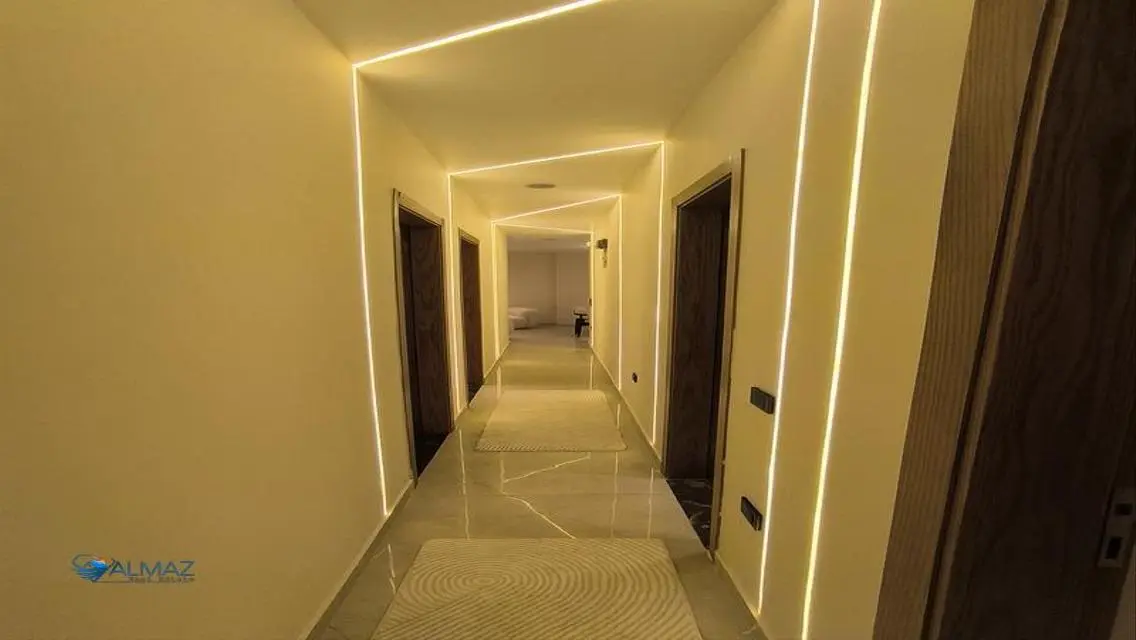 شقة فاخرة للبيع مع تكييف مركزي