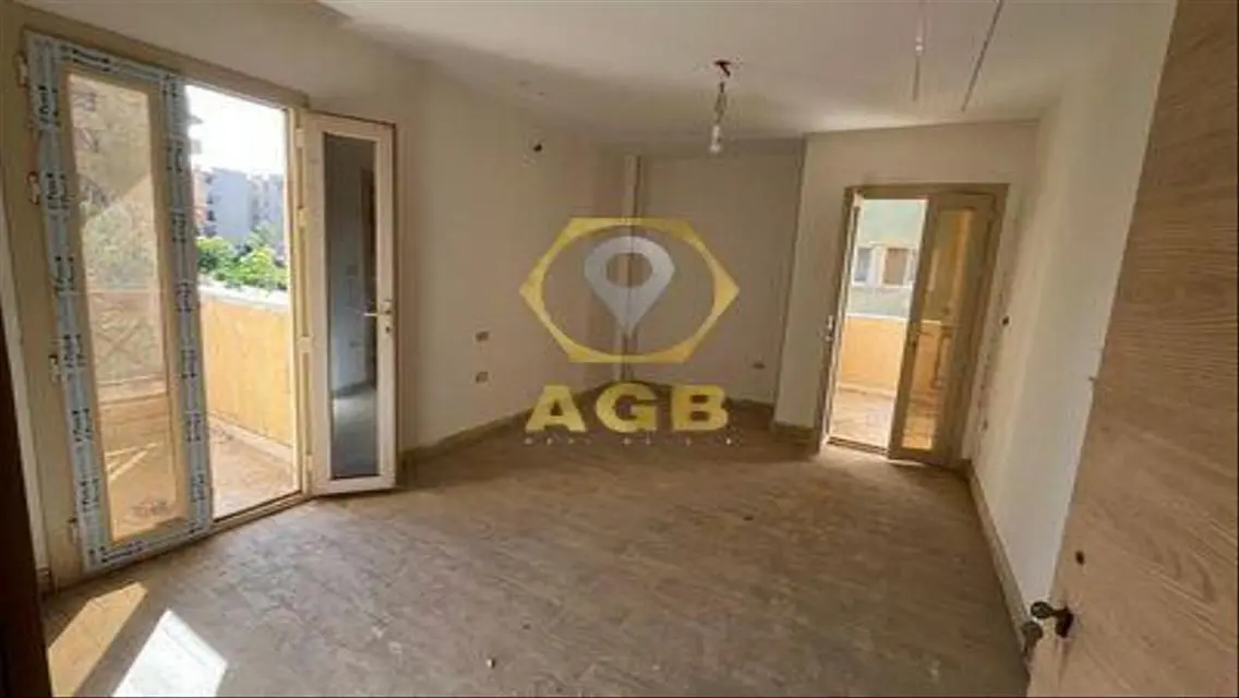 شقة فاخرة مساحتها 170 متر مع حارس أمن