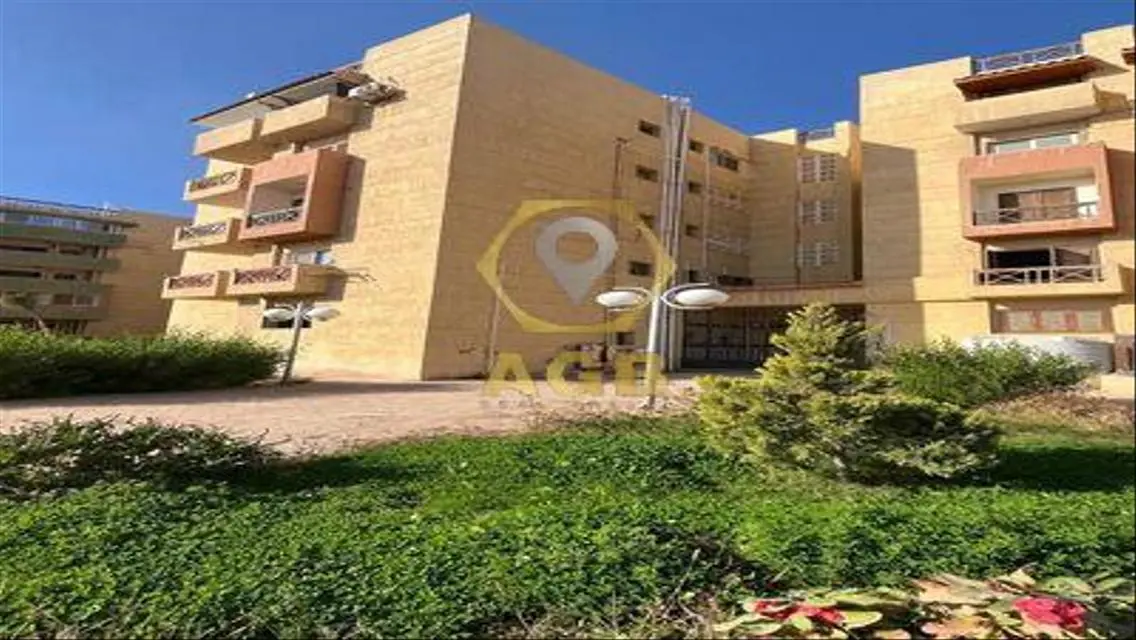 شقة فاخرة مساحتها 170 متر مع حارس أمن
