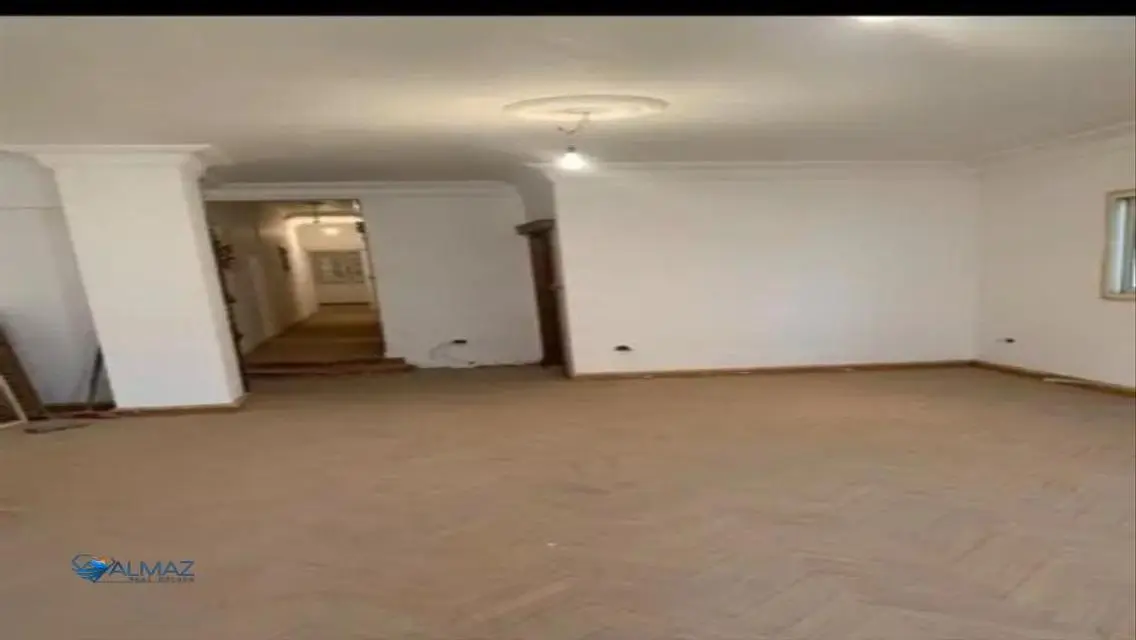 شقة فاخرة للبيع بمساحة 500 متر
