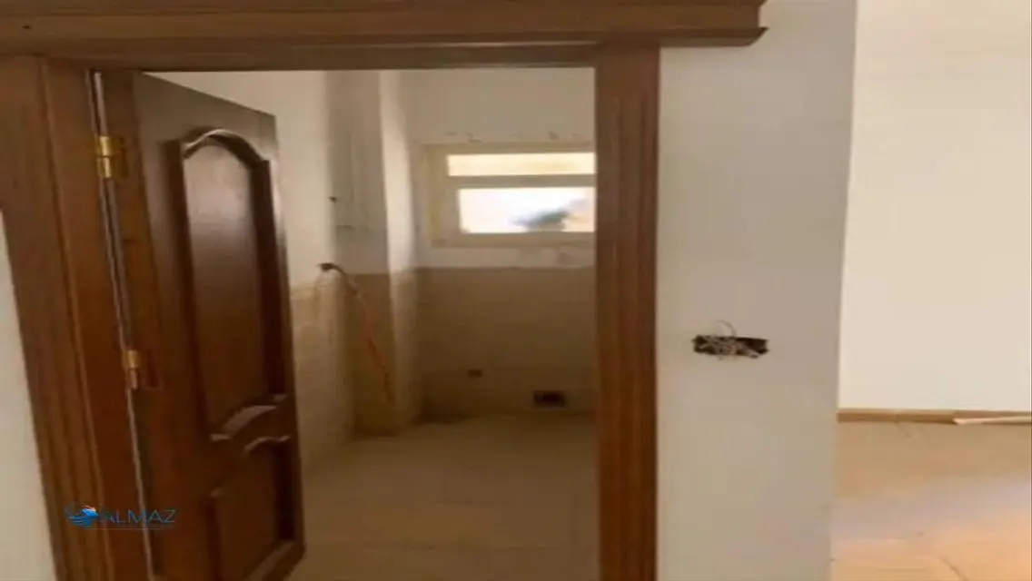 شقة فاخرة للبيع بمساحة 500 متر