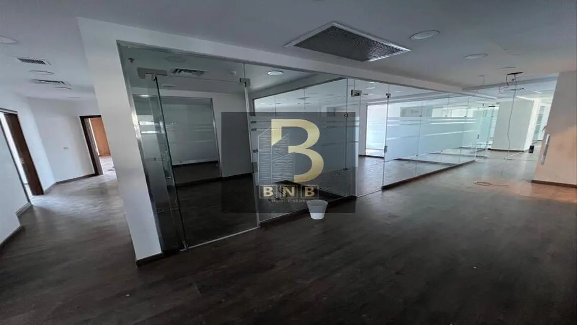 800 Sq Meter Office for Rent