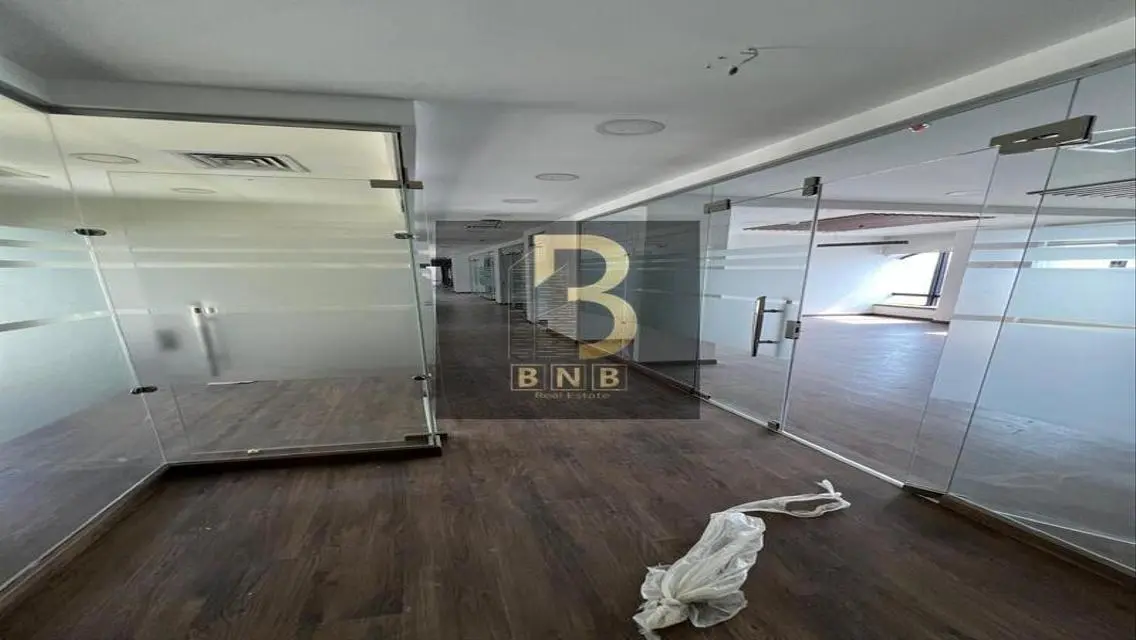 800 Sq Meter Office for Rent