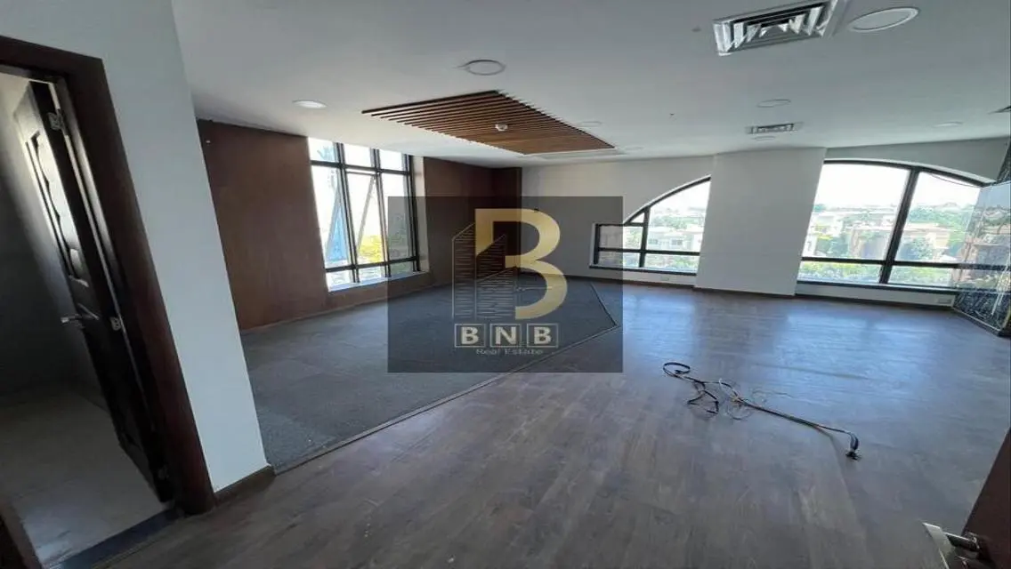 800 Sq Meter Office for Rent