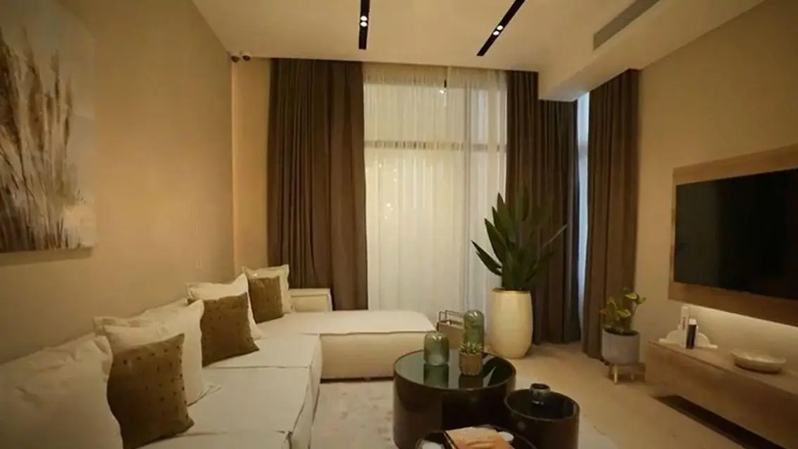 Luxury Apartment for Sale Overlooking Lakes