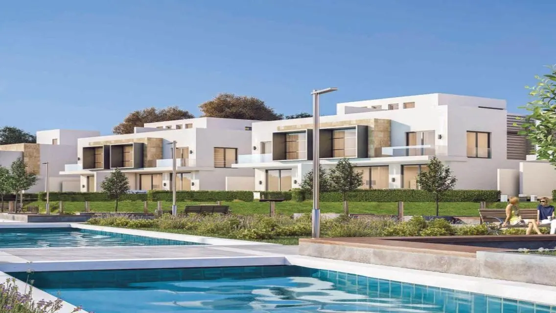 Luxury 205 sqm Apartment with Private Garden and Full Amenities