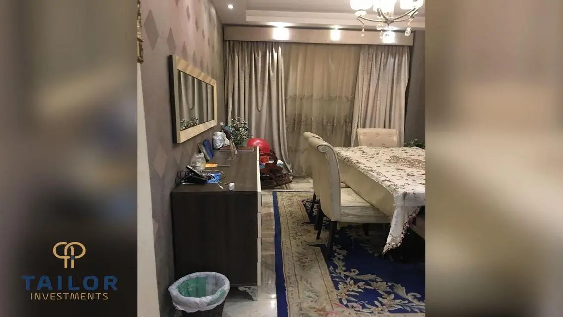 شقة فاخرة بحديقة خاصة في موقع متميز