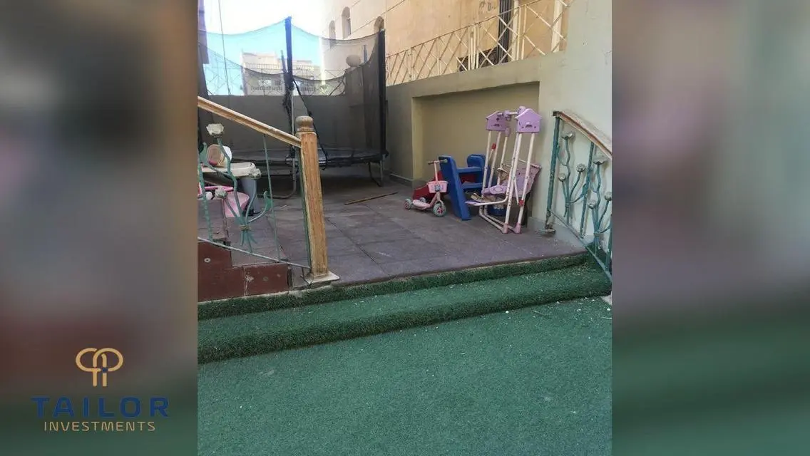 شقة فاخرة بحديقة خاصة في موقع متميز