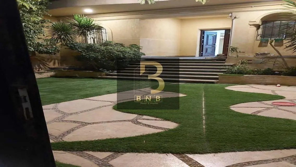 Luxurious 5-Bedroom Apartment with Private Garden and Lake View