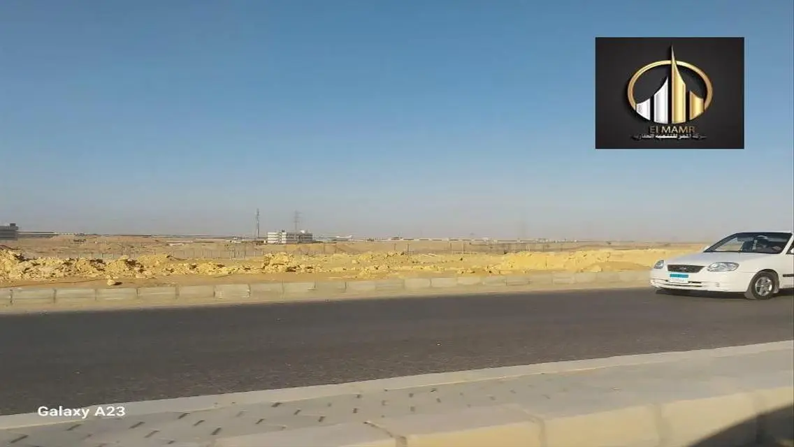 عقار فخم بمساحة شاسعة للبيع بسعر رائع