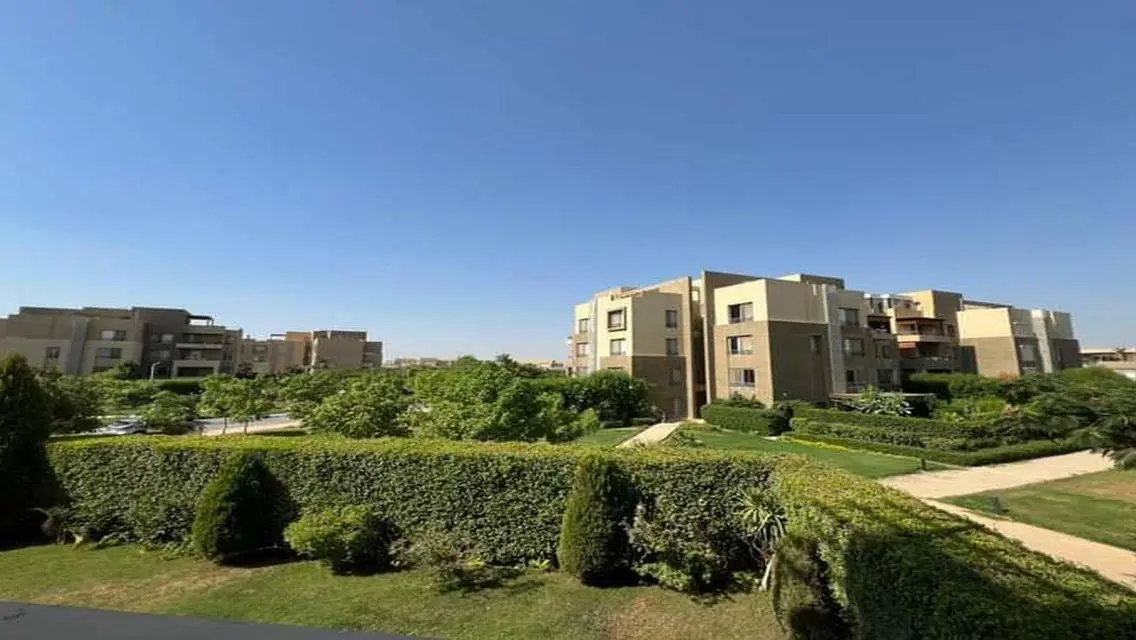 شقة فاخرة مطلة على بحيرات مع مجموعة متميزة من المرافق