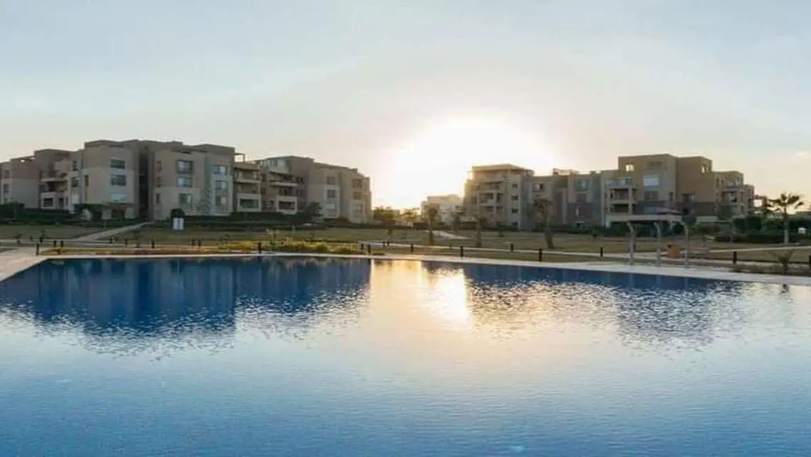 شقة فاخرة مطلة على بحيرات مع مجموعة متميزة من المرافق