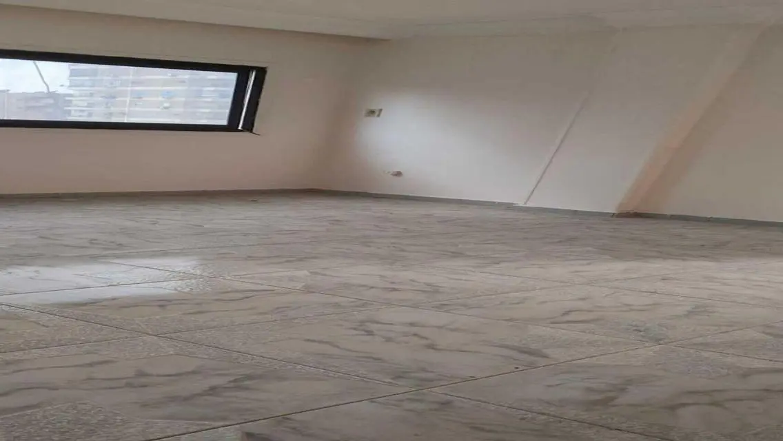شقة رائعة للإيجار بمساحة 400 متر في قلب المدينة