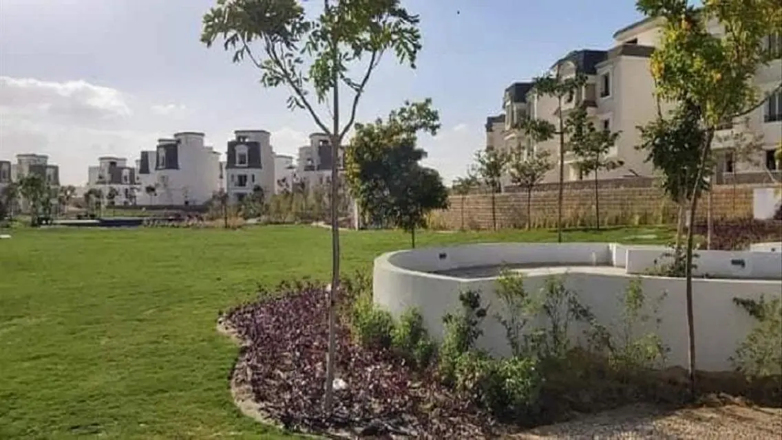 Luxury Mountain View Apartment in City 210