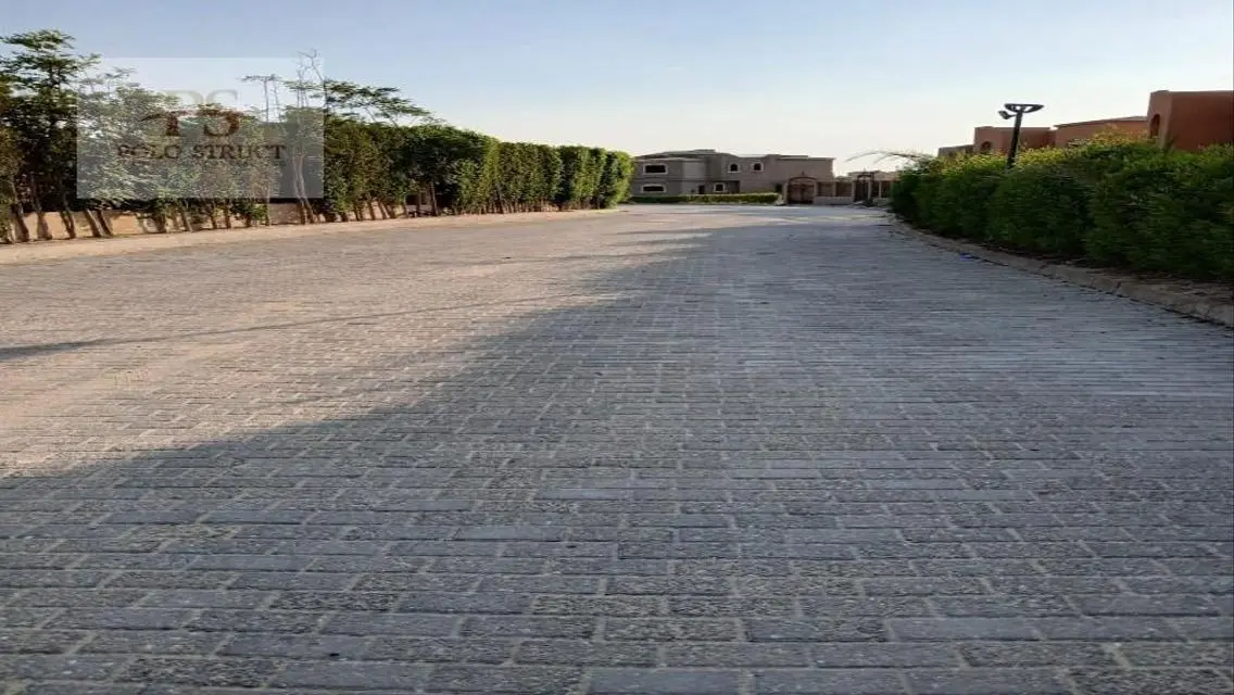 عقار فخم مع إطلالة رائعة ونمط حياة متميز