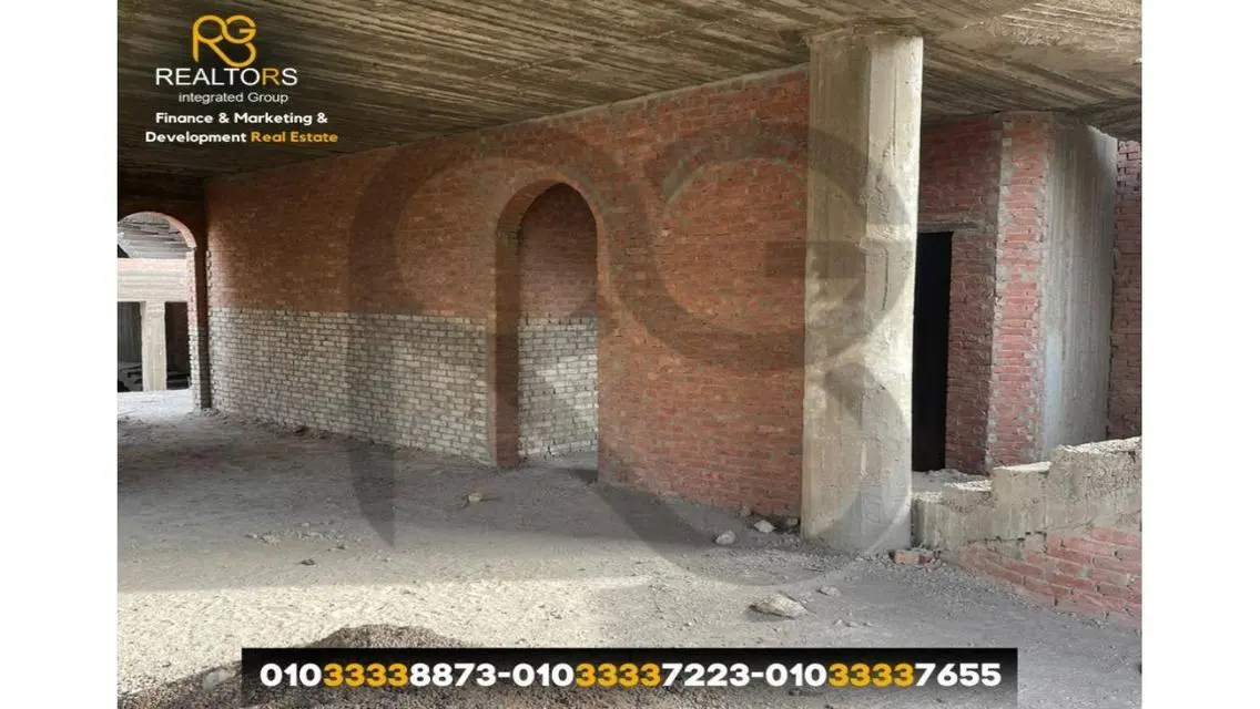 فيلا فاخرة بمساحة 800 متر في مجمع الحدائق