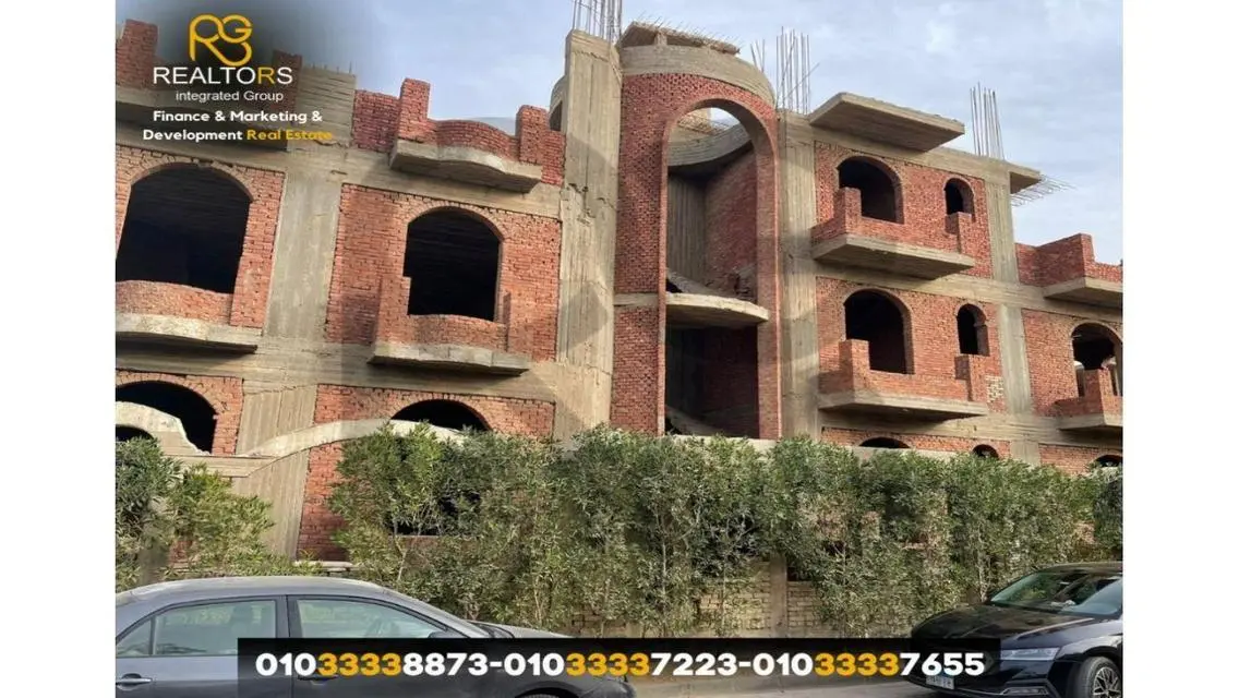 فيلا فاخرة بمساحة 800 متر في مجمع الحدائق
