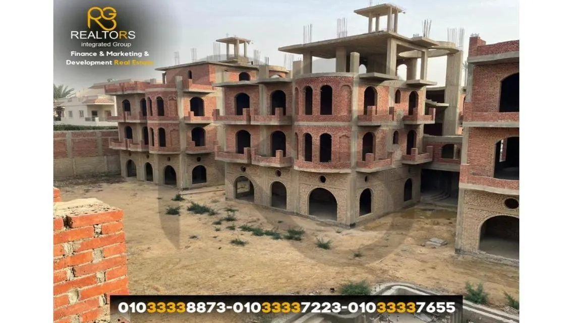 فيلا فاخرة بمساحة 800 متر في مجمع الحدائق