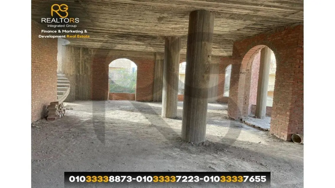 فيلا فاخرة بمساحة 800 متر في مجمع الحدائق
