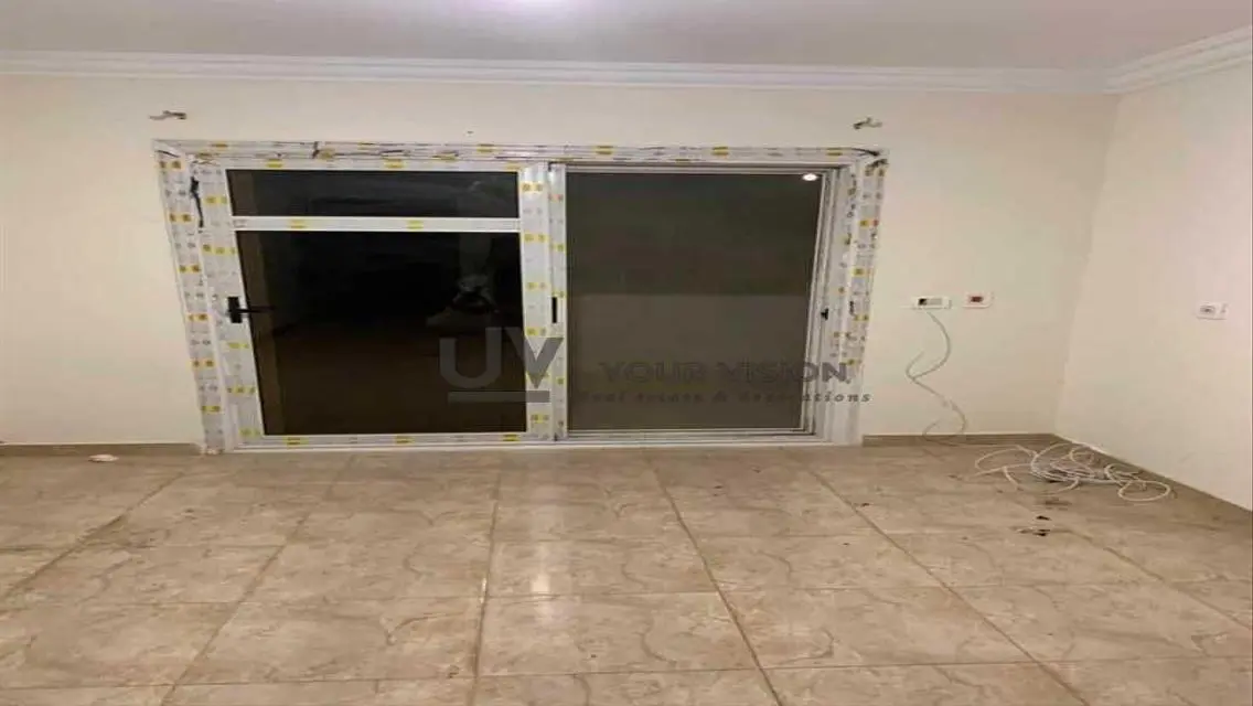 B11 Apartment for Sale with Cozy Balcony