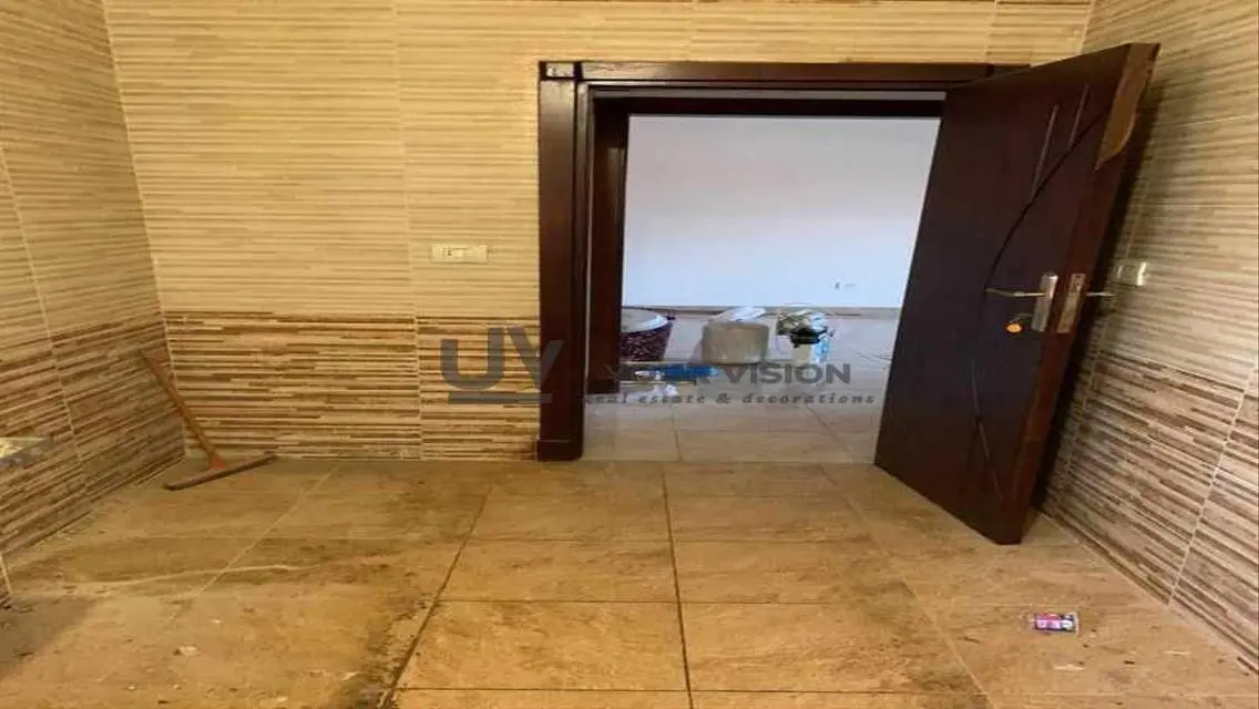 B11 Apartment for Sale with Cozy Balcony