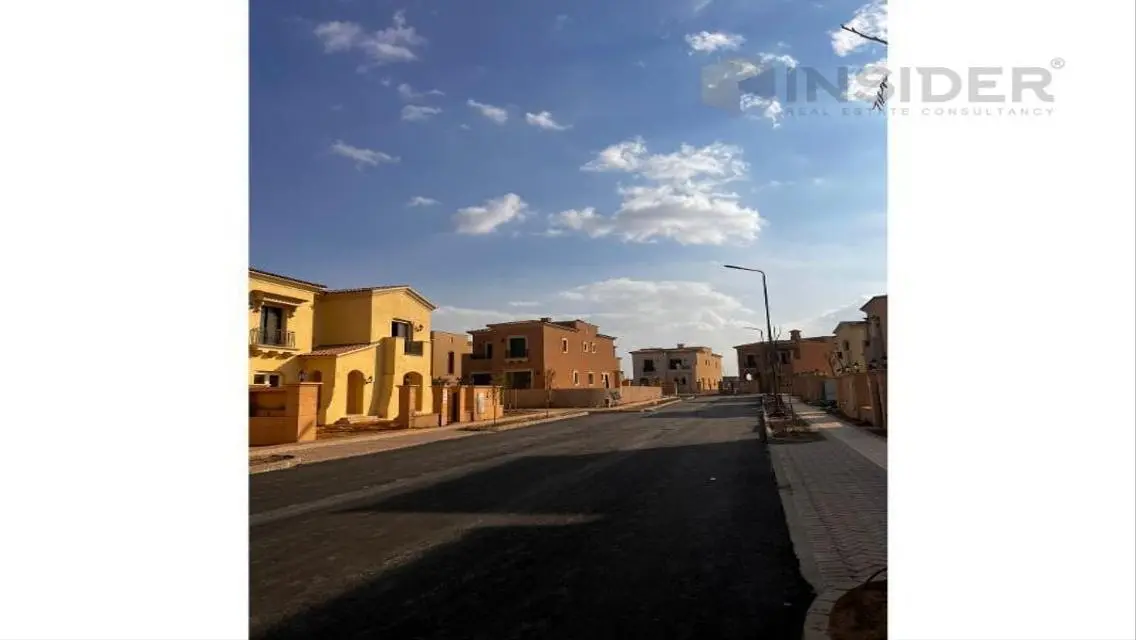 منزل فاخر للبيع في موقع متميز