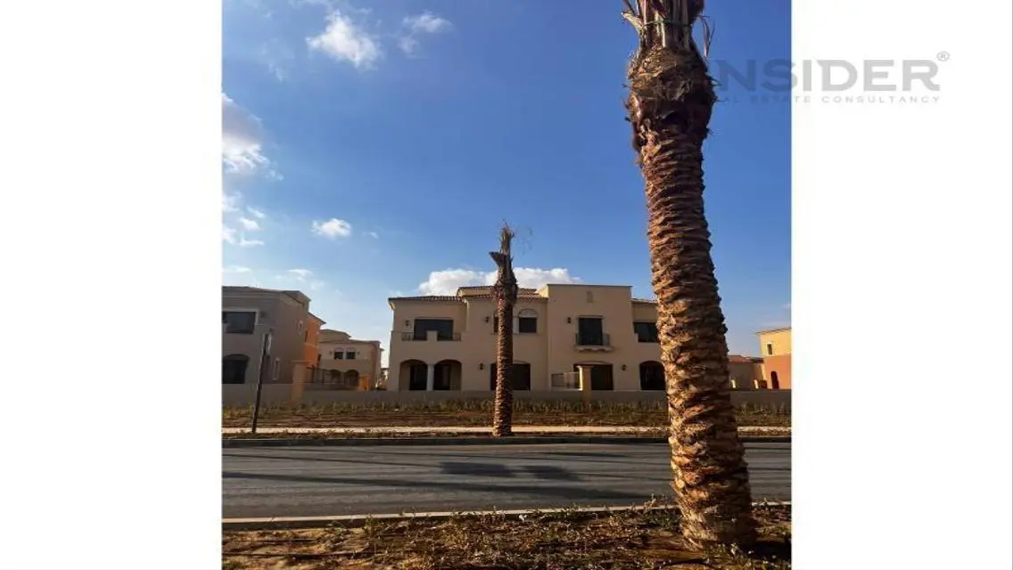 منزل فاخر للبيع في موقع متميز