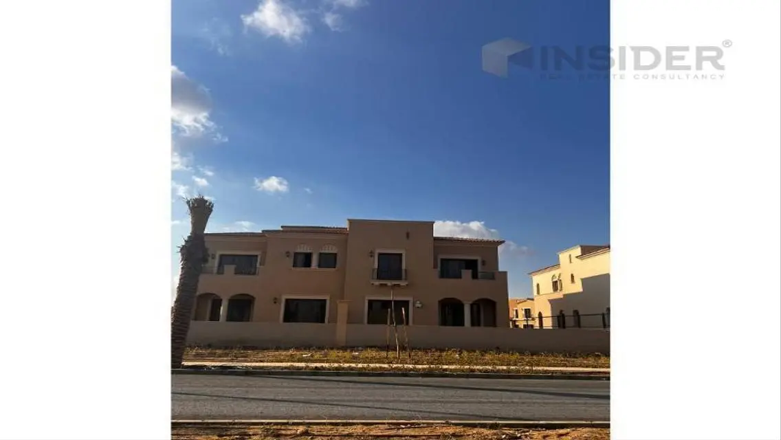 منزل فاخر للبيع في موقع متميز