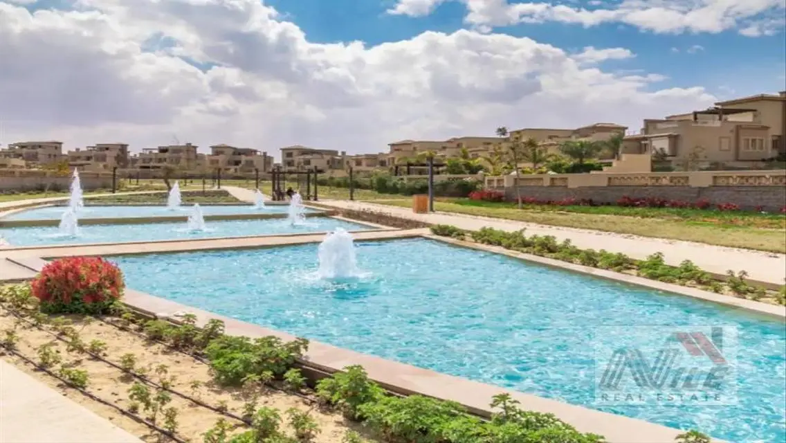Luxury Palace for Sale with Expansive Space in the City Center